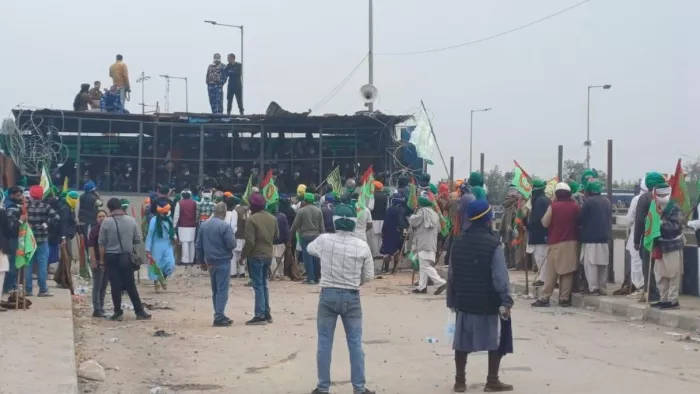 आपसी खींचतान के कारण दिल्ली कूच कर रहे किसान संगठनों का प्रदर्शन पड़ा कमजोर।