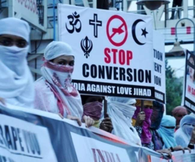 arrest of karnataka girl deepthi marla over isis links sparks debate on love jihad