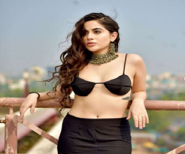 उर्फी जावेद ने पहनी ऐसी ड्रेस देखकर हैरान रह जाएंगे आप, देखें तस्वीरें