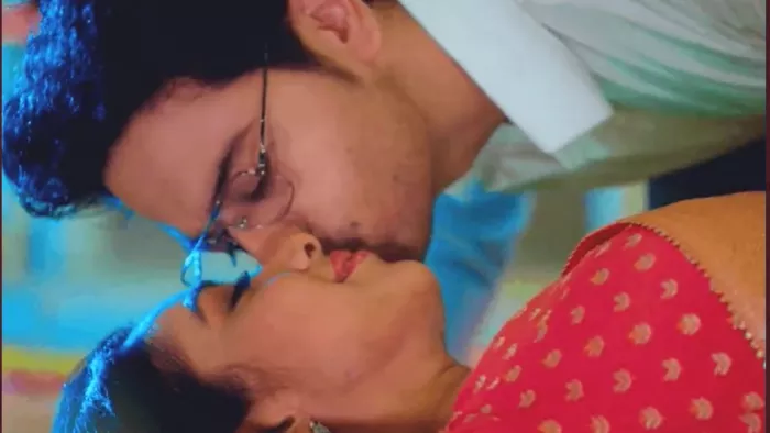 Anupama Anuj Intimate Scene Rupali ganguly gaurav khanna kissing video
