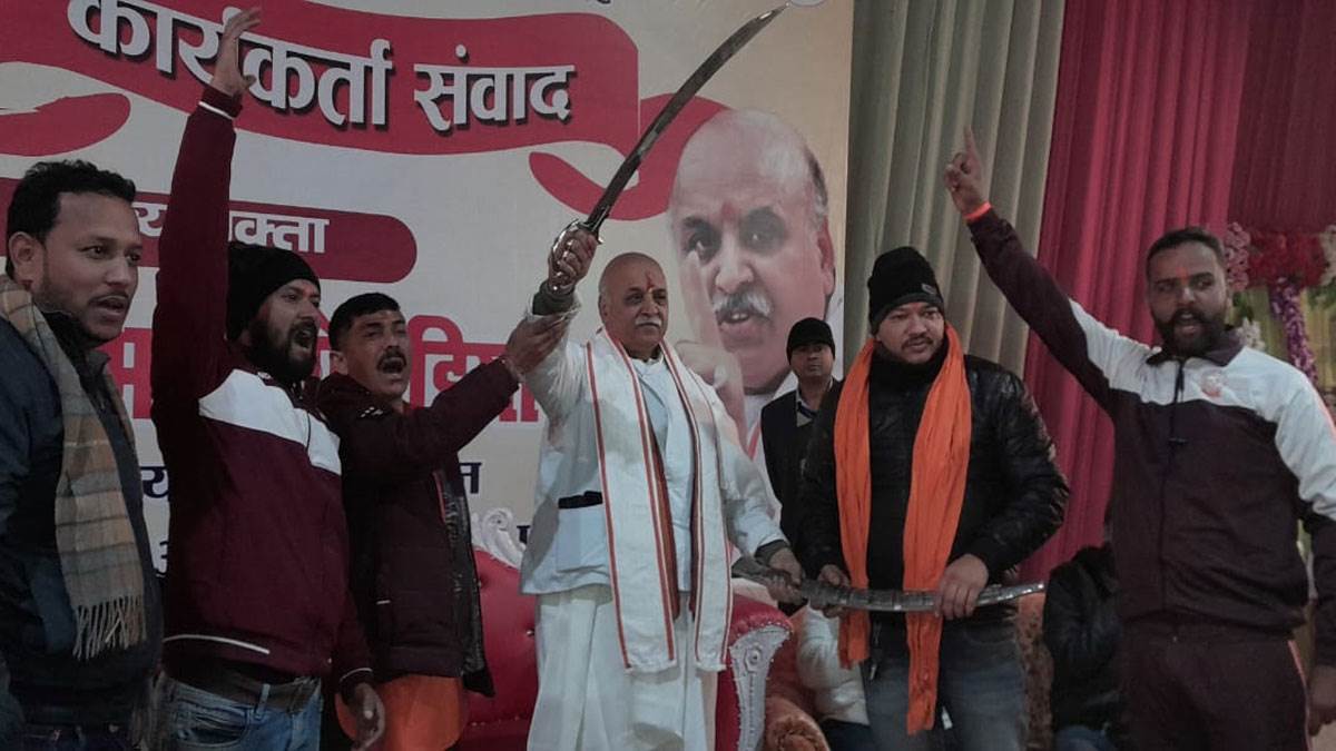pravin togadia says threat increasing to hindus population law necessary for the country