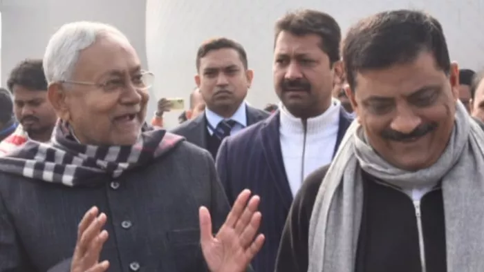 मुजफ्फरपुर सीट से JDU ने खींचा हाथ! Nitish Kumar के मंत्री बोले- हम नहीं कर रहे विचार