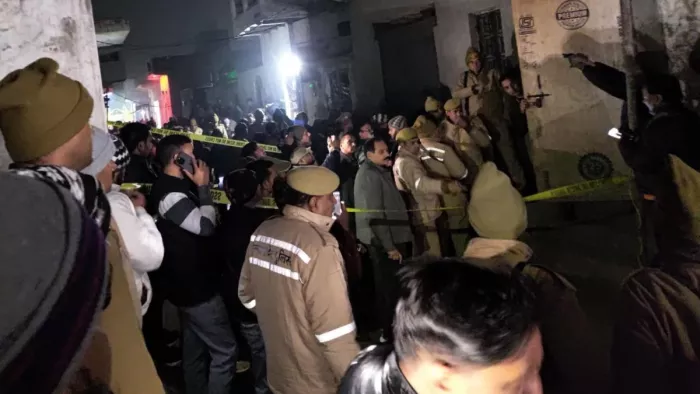 मेरठ में एक ही परिवार के पांच लोगों की हत्या, बंद मकान में मिली लाशें, सनसनी का माहौल