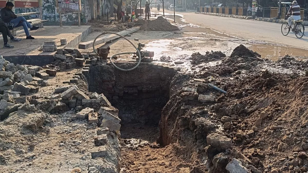पाइपलाइन टूटने के बाद पानी-पानी हुआ बरनाला, सड़कें बनी नदियां; इलाकों में बढ़ी परेशानी