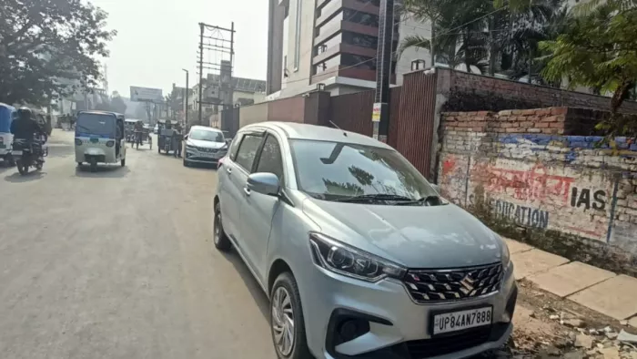 गोरखपुर में आयकर टीम के छापे से हड़कंप। जागरण