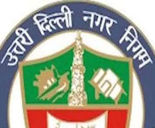 बजट पर चर्चा में सुझाव रखते निगम में कांग्रेस दल के नेता मुकेश गोयल