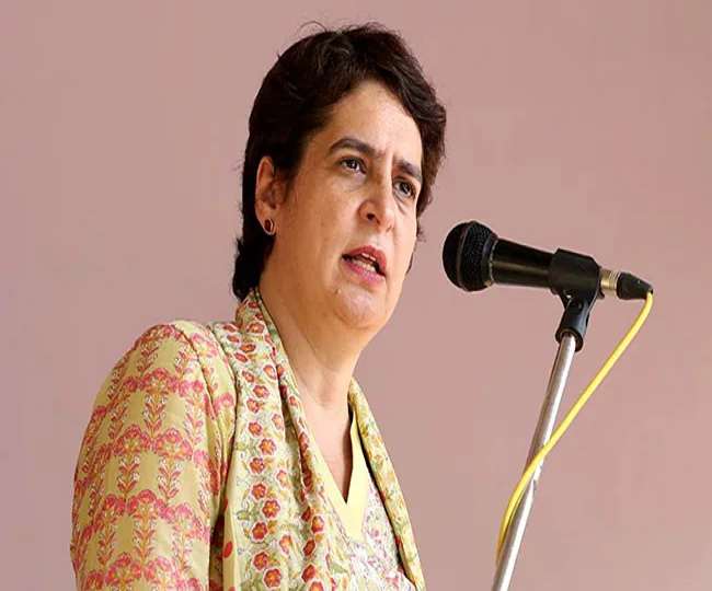 कर्नाटक के हिजाब विवाद पर प्रियंका गांधी का बयान (फाइल फोटो)