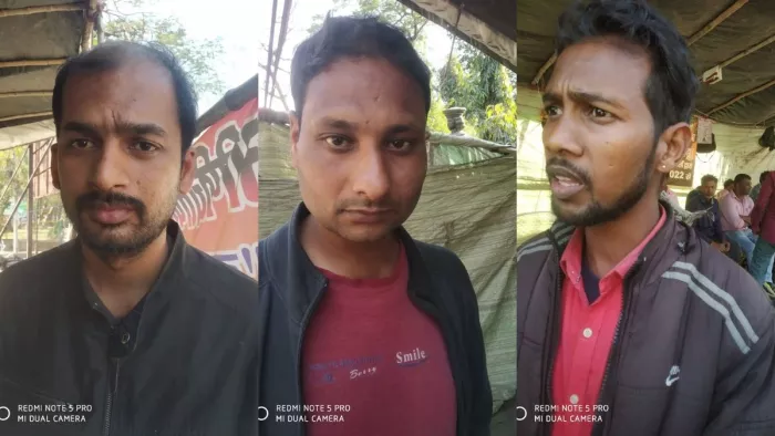 धरने पर बैठे झमाडा कर्मचारियों के कुछ आश्रितों की तस्वीर