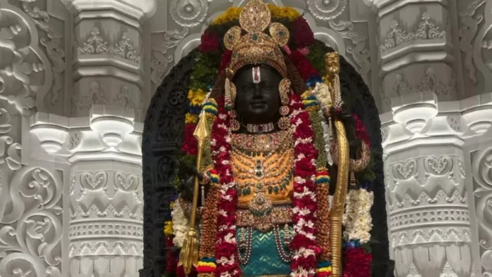 अयोध्या: गर्भगृह में विराजमान रामलला। साै- श्रीरामजन्मभूमि तीर्थक्षेत्र ट्रस्ट