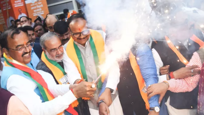 BJP ने प्रदेश मुख्यालय पर मनाया विजयोत्सव।