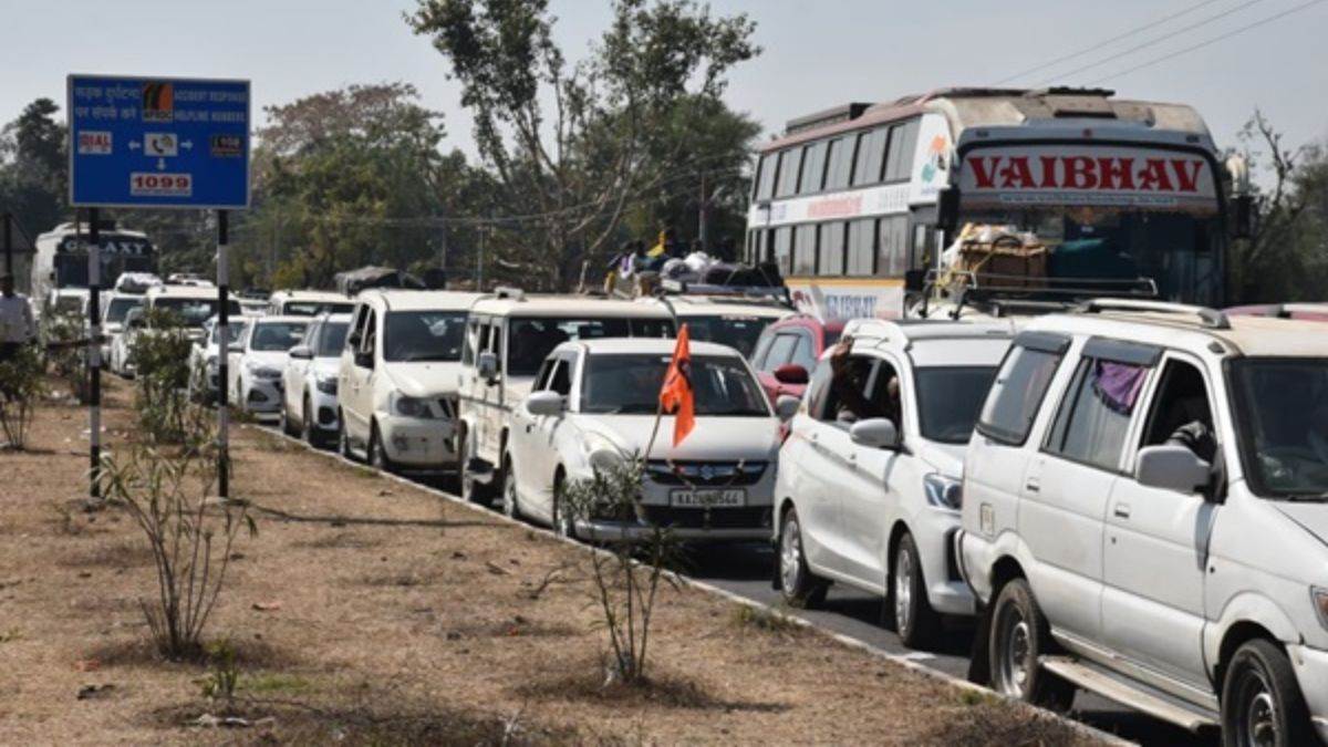 https://www.jagranimages.com/images/newimg/09022025/09_02_2025-madhya_pradesh_prayagraj_traffic_23881490.jpg