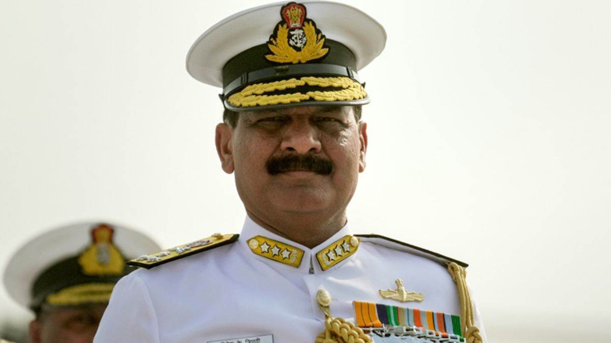 https://www.jagranimages.com/images/newimg/09022025/09_02_2025-navy_chief_conclave_23881624.jpg