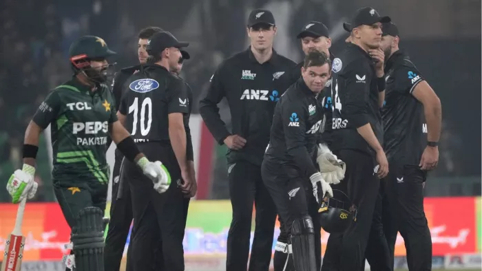 Champions Trophy से पहले पाकिस्तान की अपने घर में हुई किरकिरी