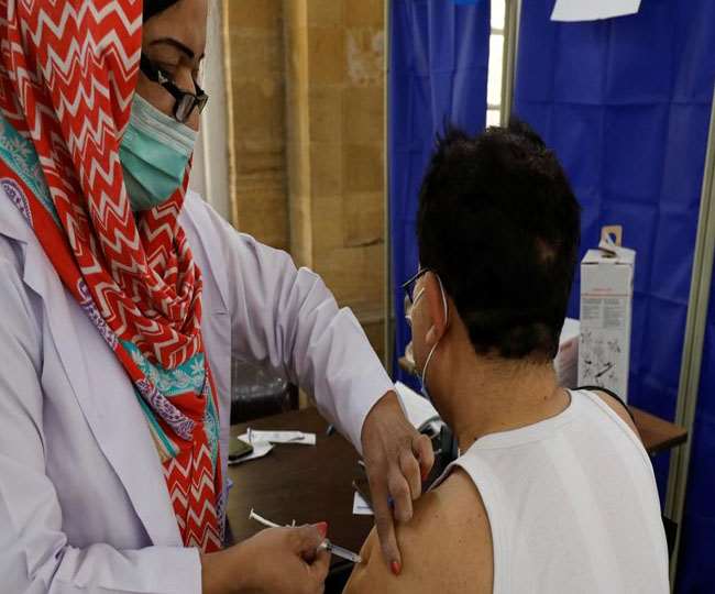 https://www.jagranimages.com/images/newimg/09032021/09_03_2021-pakistan-covid-19-vaccination_21443458.jpg