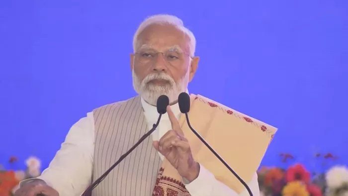 पीएम मोदी आज असम और अरुणाचल के दौरे पर।