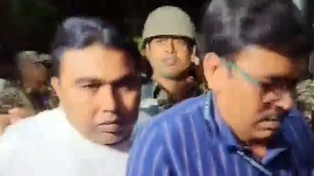राजनीति के अपराधीकरण की बीमारी, जीतने की क्षमता देखकर दागी नेताओं को मैदान में उतारता है हर दल