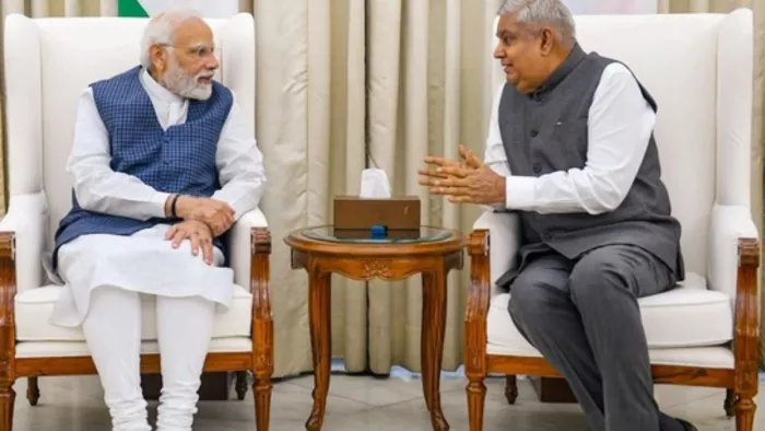 उपराष्ट्रपति जगदीप धनखड़ और पीएम मोदी की पिछली मुलाकात की तस्वीर । सोशल मीडिया