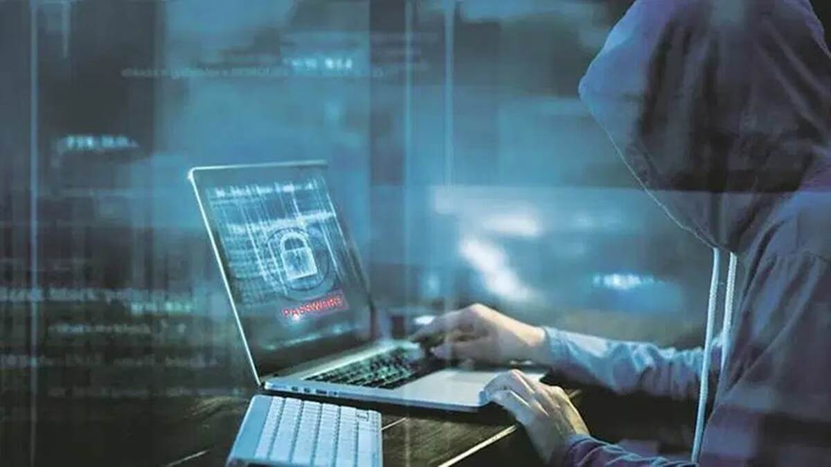 https://www.jagranimages.com/images/newimg/09032025/09_03_2025-cyber_fraud_23897490.jpg