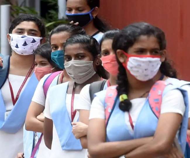 कोरोना महामारी के कारण कई राज्यों में बोर्ड परीक्षा स्थगित हो गई है (फाइल फोटो)