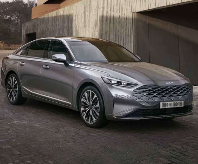 Kia  ने नये लोगो के साथ लॉन्च की K8 सेडान, बेस्ट इन क्लास फीचर्स से है लैस