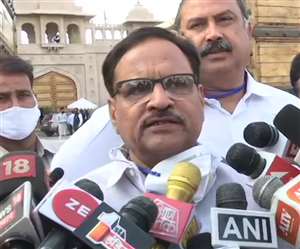 असम में रिजल्&zwj;ट से पहले सियासत तेज, कांग्रेस ने अपने सहयोगी दल AIUDF के विधायक प्रत्याशियों को जयपुर किया शिफ्ट, जानें वजह