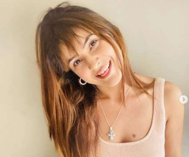Shehnaaz Gill Gives Vintage Vibes in her Latest Pictures as She flaunts her  BangsSEE PHOTOS  Celebrity Tadka