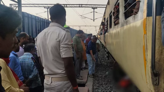 जमुई में ट्रेन से कटकर भागलपुर के युवक की मौत। जागरण