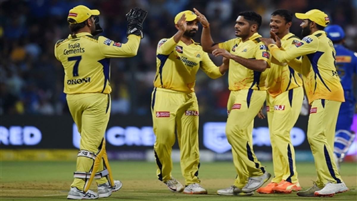 ipl 2023 mi vs csk who is tushar deshpande know all about who is the fast bowler who clean bowled rohit sharma there is a lot of discussion on social media