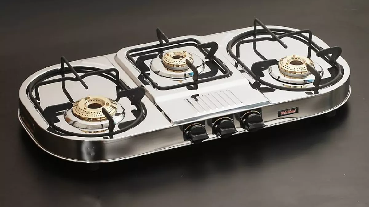 मजबूत स्टेनलेस स्टील वाले Gas Stove 3 Burner हैं भारतीय रसोई के लिए सुरक्षित, आते है लॉन्ग लास्टिंग पावरफुल बर्नर संग