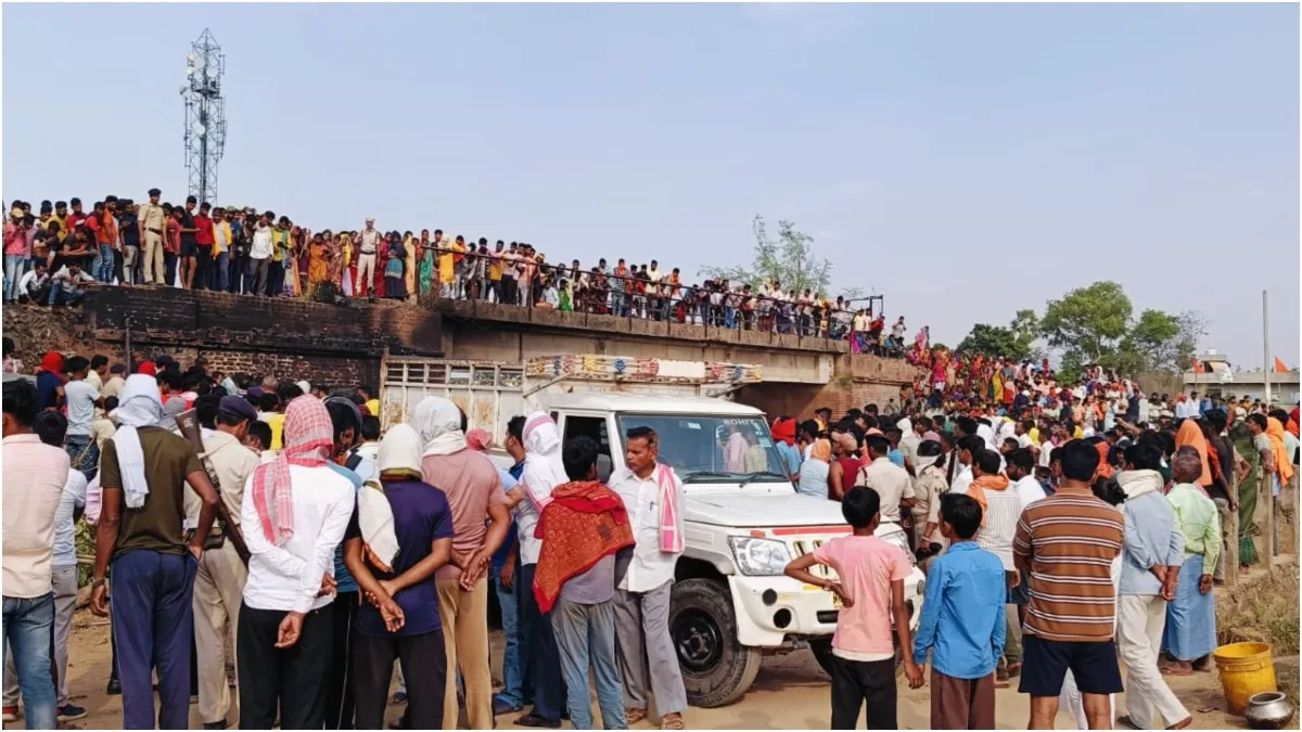 Rohtas Fire: बिहार के रोहतास में दर्दनाक हादसा! चूल्हे की चिंगारी से घर में लगी भीषण आग, 8 जिंदा जले; 6 की मौत