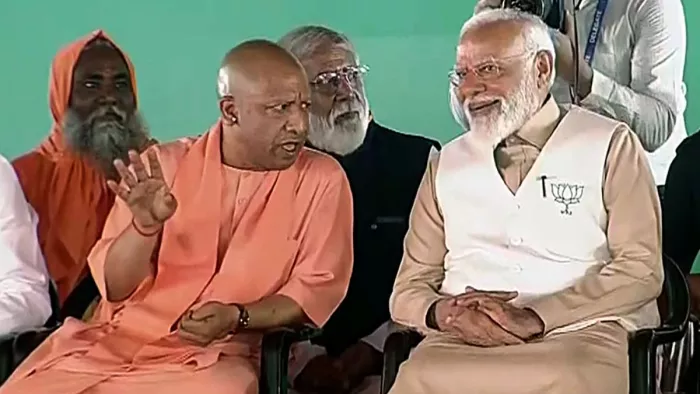 पीलीभीत में जनसभा के दौरान देखने को मिली पीएम और सीएम की केमिस्ट्री