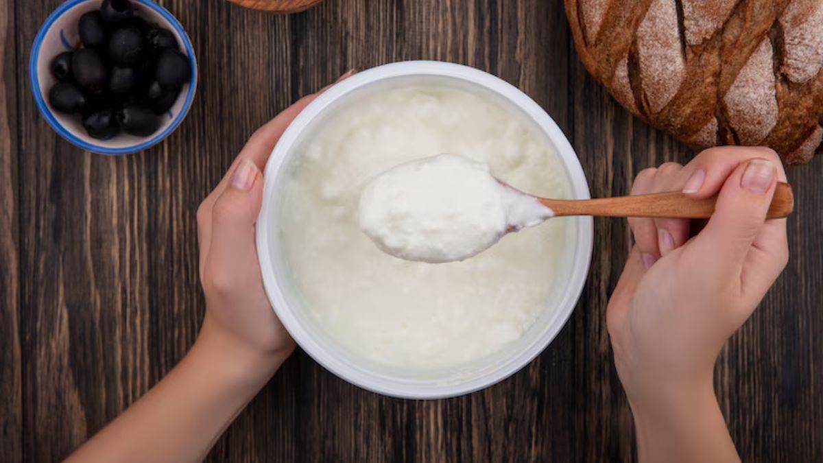 https://www.jagranimages.com/images/newimg/09042025/09_04_2025-foods_to_avoid_with_curd_23914363.jpg