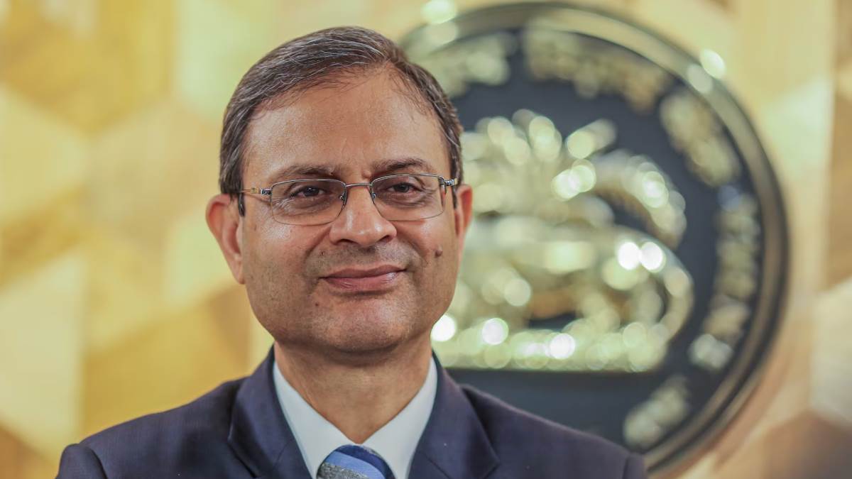 https://www.jagranimages.com/images/newimg/09042025/09_04_2025-rbi_governor_sanjay_malhotra_23915185.jpg