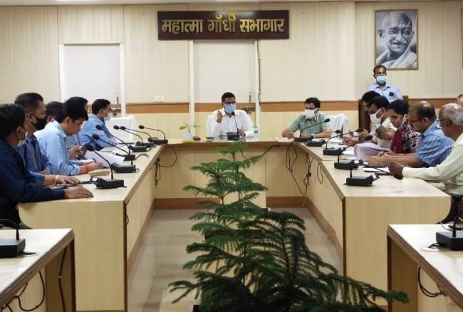 लेखपालों द्वारा बताई गई नदी की स्थिति का सत्यापन कर एसडीएम आख्या दें