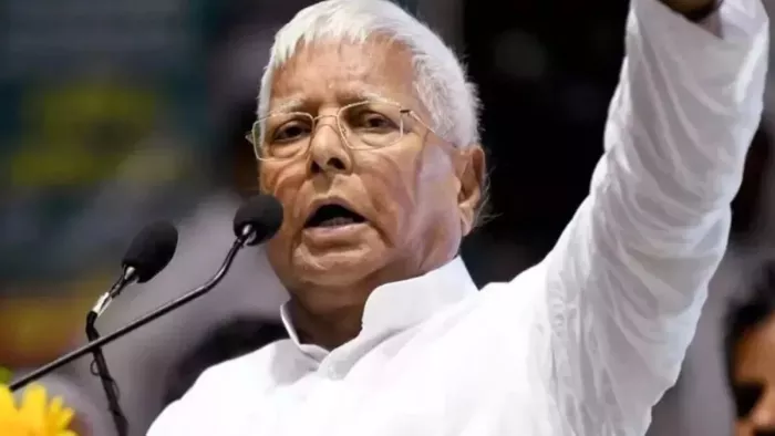 अपने दोस्त को फिर लालू ने दिलाई आरजेडी की सदस्यता (जागरण)