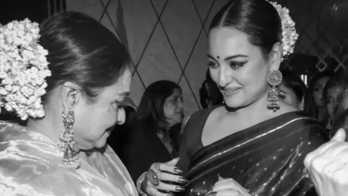 Sonakshi Sinha And Rekha (Photo Credit Instagram)