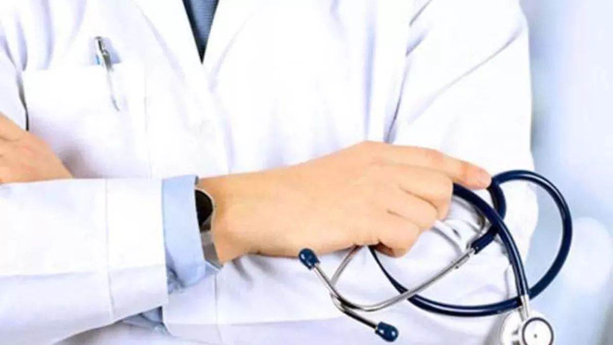https://www.jagranimages.com/images/newimg/09052025/09_05_2025-doctor__1_23934356_17237361.jpg