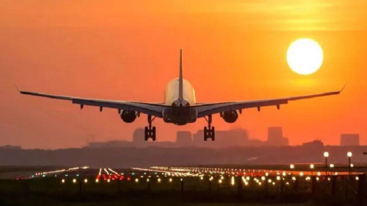 https://www.jagranimages.com/images/newimg/09052025/09_05_2025-flight_23934038.jpg