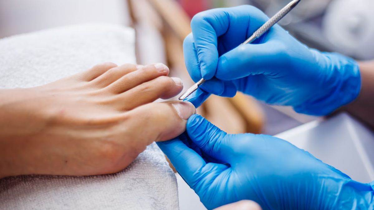 https://www.jagranimages.com/images/newimg/09052025/09_05_2025-pedicure_23934247.jpg