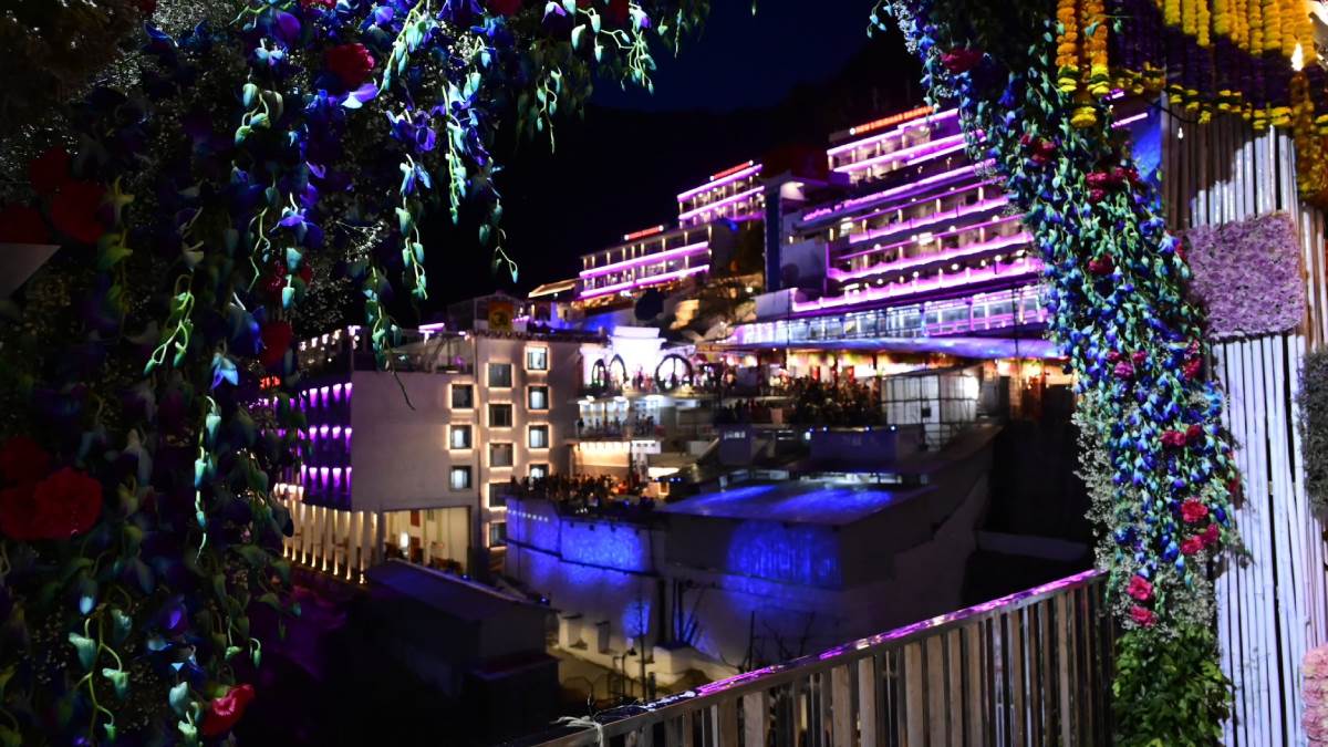 https://www.jagranimages.com/images/newimg/09052025/09_05_2025-vaishno_devi_news_23934202.jpg