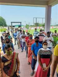 झारसुगुड़ा में पहले दिन 4448 लोगों का टीकाकरण