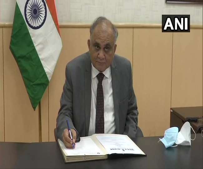 ECI: यूपी के पूर्व मुख्य सचिव अनूप चंद्र पाण्डेय ने संभाला देश के नए निर्वाचन आयुक्त का कार्यभार