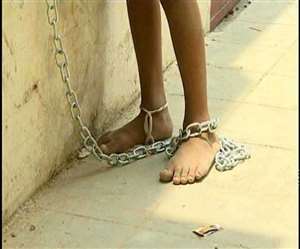 लड़की को भगाने के मामले में एक नाबालिग को ग्रामीणों ने दी सजा