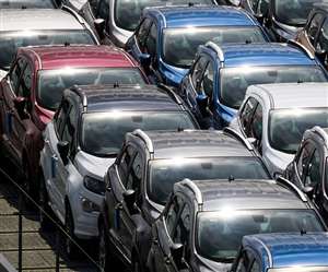 पहले कार खरीदते समय जरूर फॉलो करें ये टिप्स