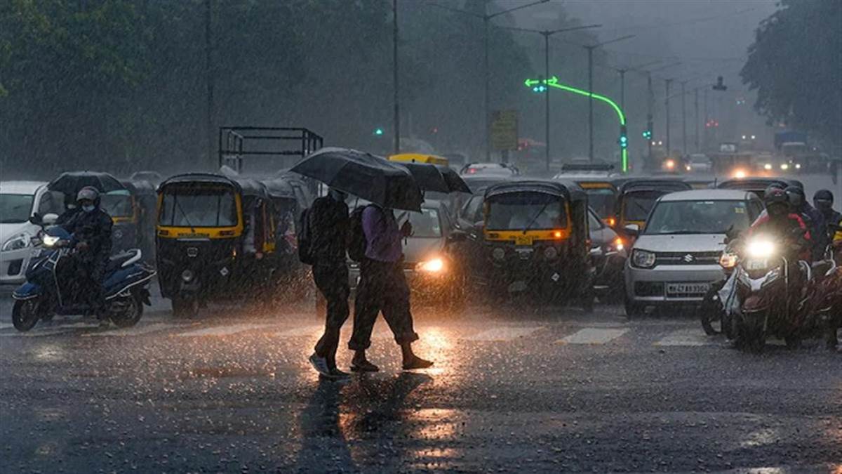 गरज और तेज हवाओं के साथा होगी झमाझम बारिश