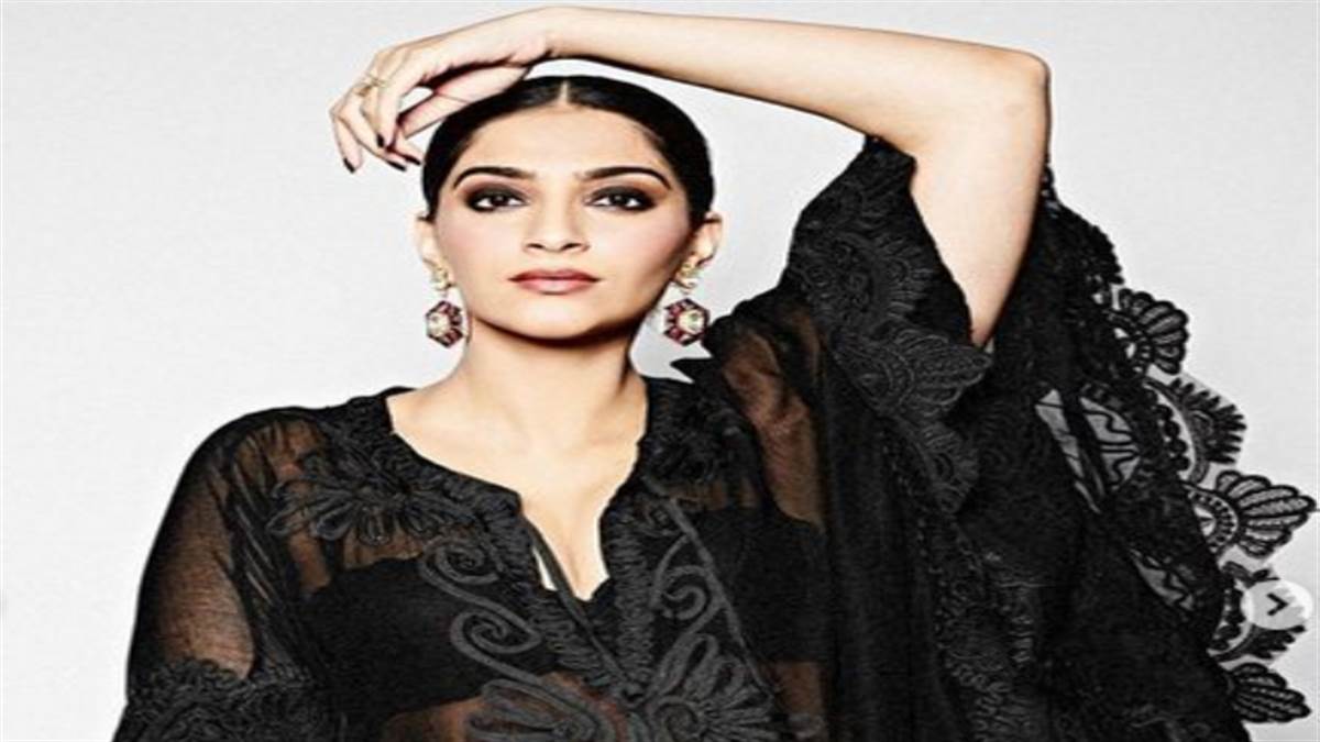 pregnant sonam kapoor bold photoshoot on her birthday during pregnancy she look hot and flaunts her baby bump in white dress pics goes viral on social