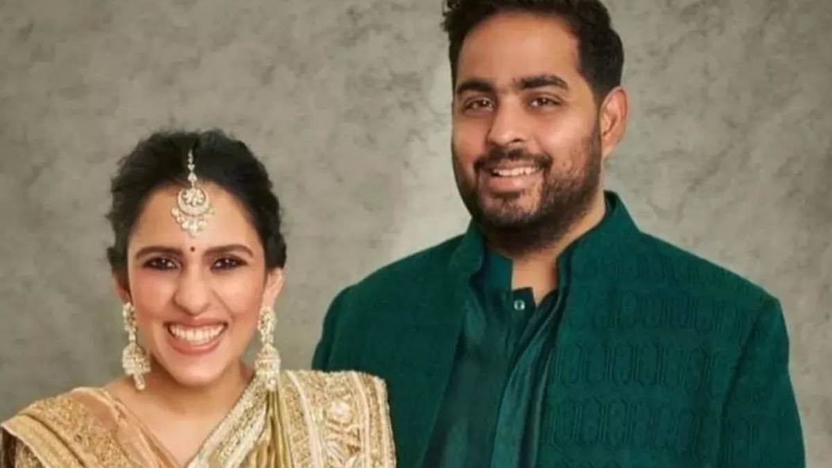 Akash Shloka Daughter आकाश अंबानी और श्लोका मेहता ने अपनी बेटी का रखा क्यूट  नाम फैंस को आया पसंद - Akash Ambani Shloka Mehta Daughter Name Reveals Know  Mukesh Ambani Nita Ambani