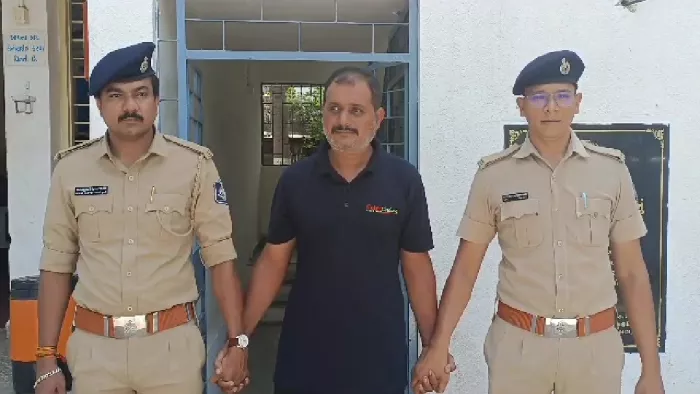 सूरत के बाद अब नवसारी में समोसे मे बीफ बेचने का मामला आया सामने, आरोपी शख्स गिरफ्तार