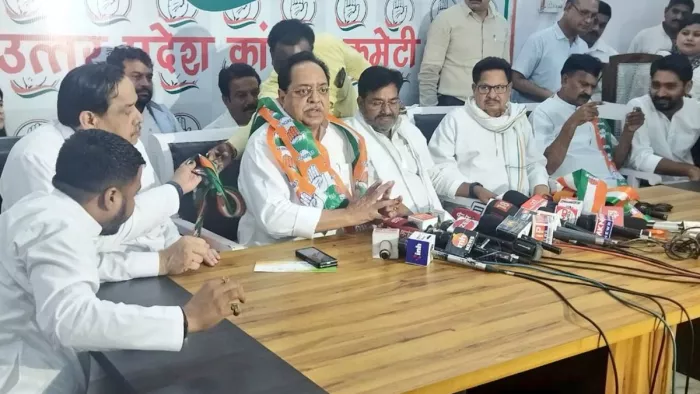 मुलायम सिंह के करीबी सीपी राय ने थामा कांग्रेस का हाथ, कहा- 'सपा नहीं, असली 'समाजवादी' है कांग्रेस'