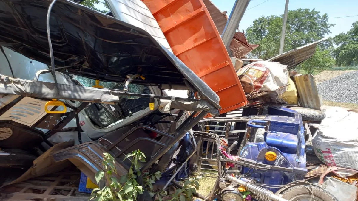 Patna Road Accident: आपस में भिड़े दो ई-रिक्शा पर ट्रक पलटा; दो महिलाओं समेत 6 लोगों की मौत; दो का इलाज जारी